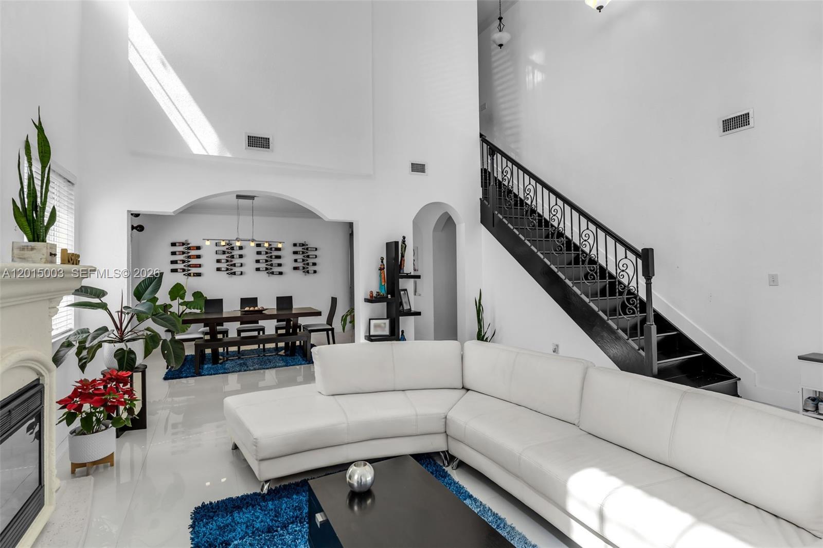 A B AT TAMIAMI TRAIL PHAS - Residential