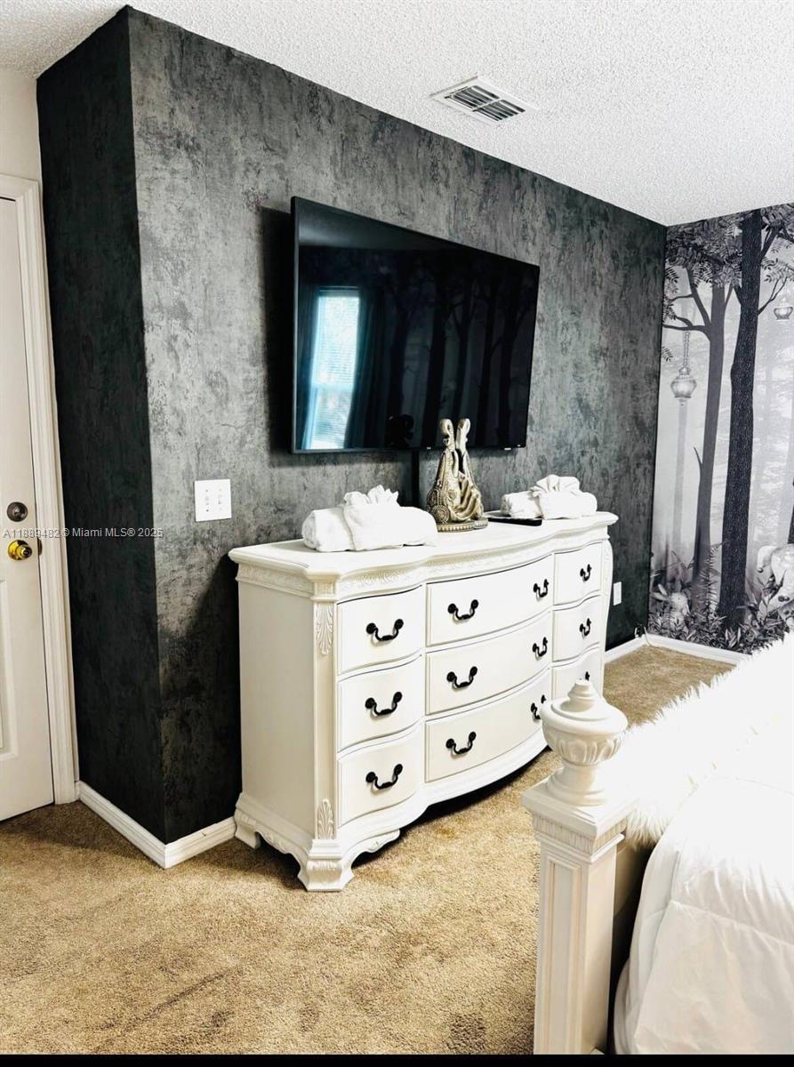 EMERALD ISLAND RESORT - Residential