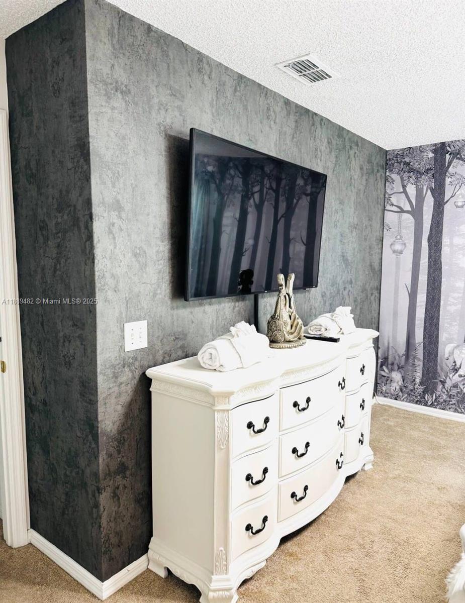 EMERALD ISLAND RESORT - Residential