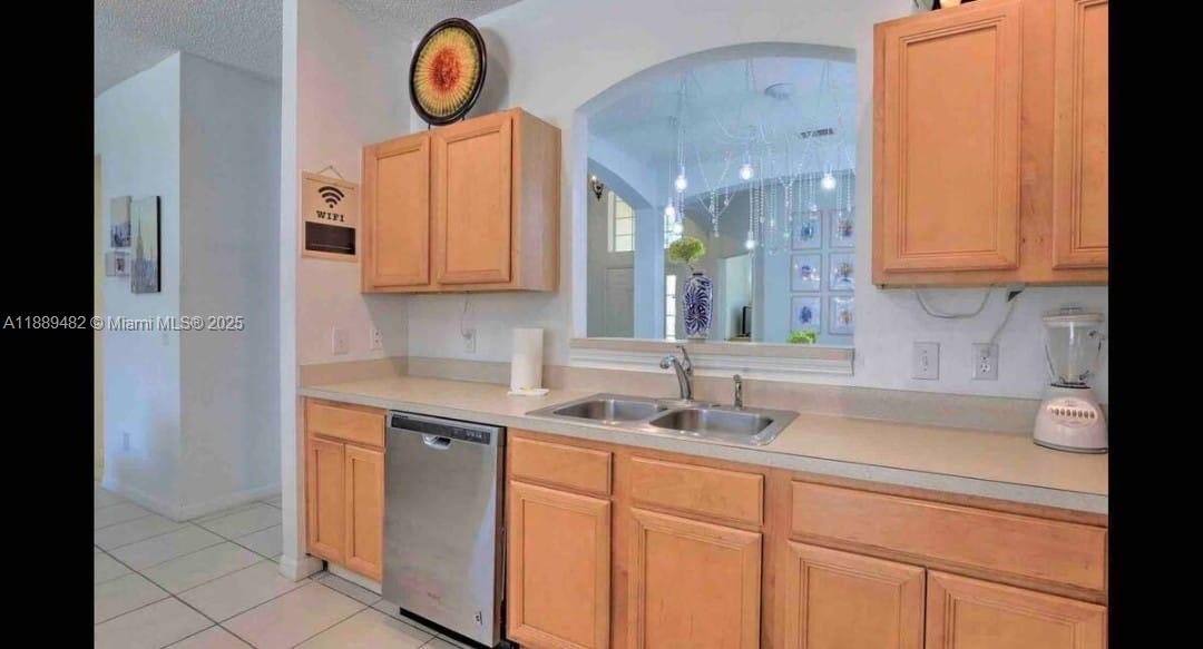 EMERALD ISLAND RESORT - Residential