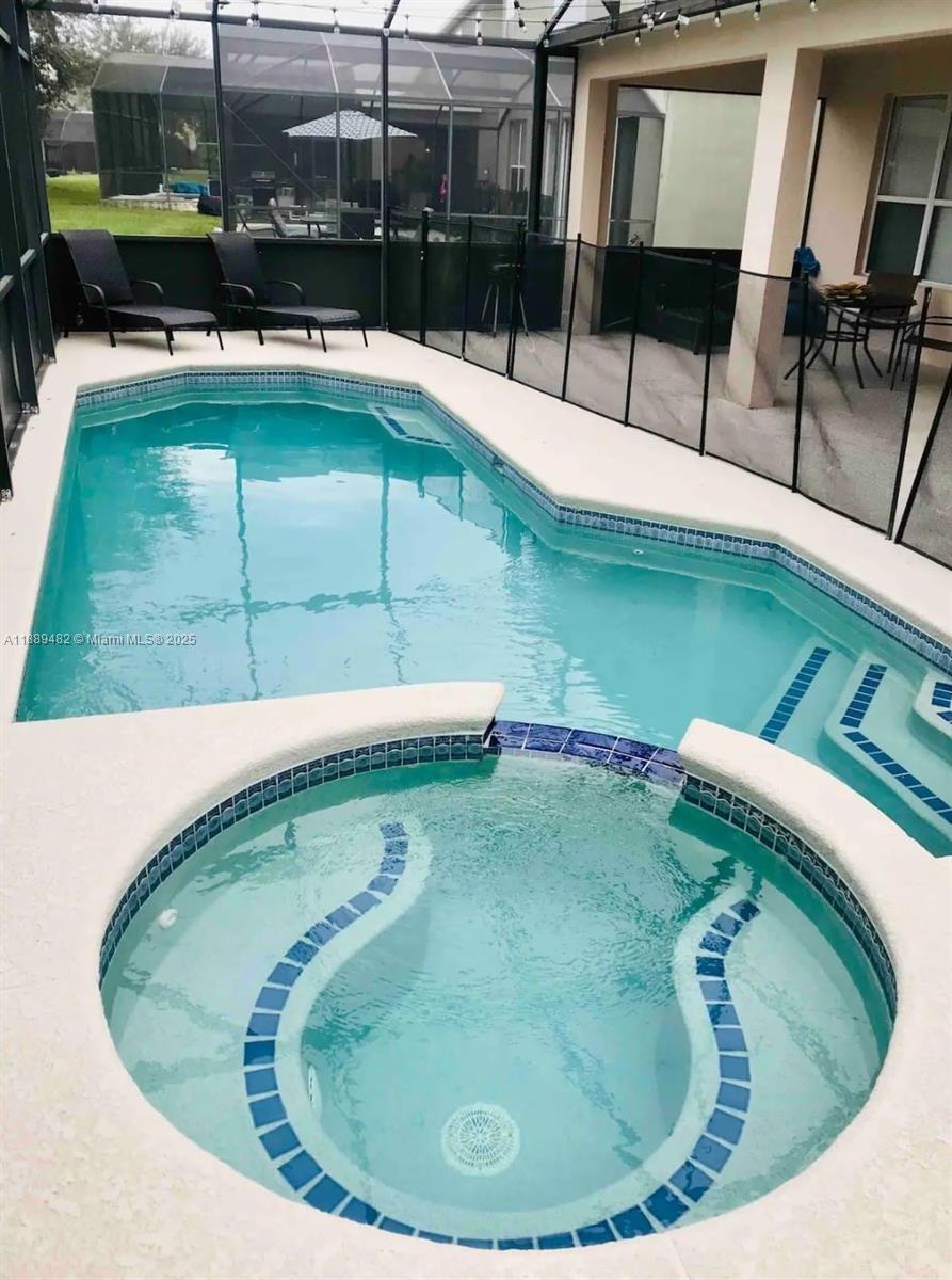 EMERALD ISLAND RESORT - Residential