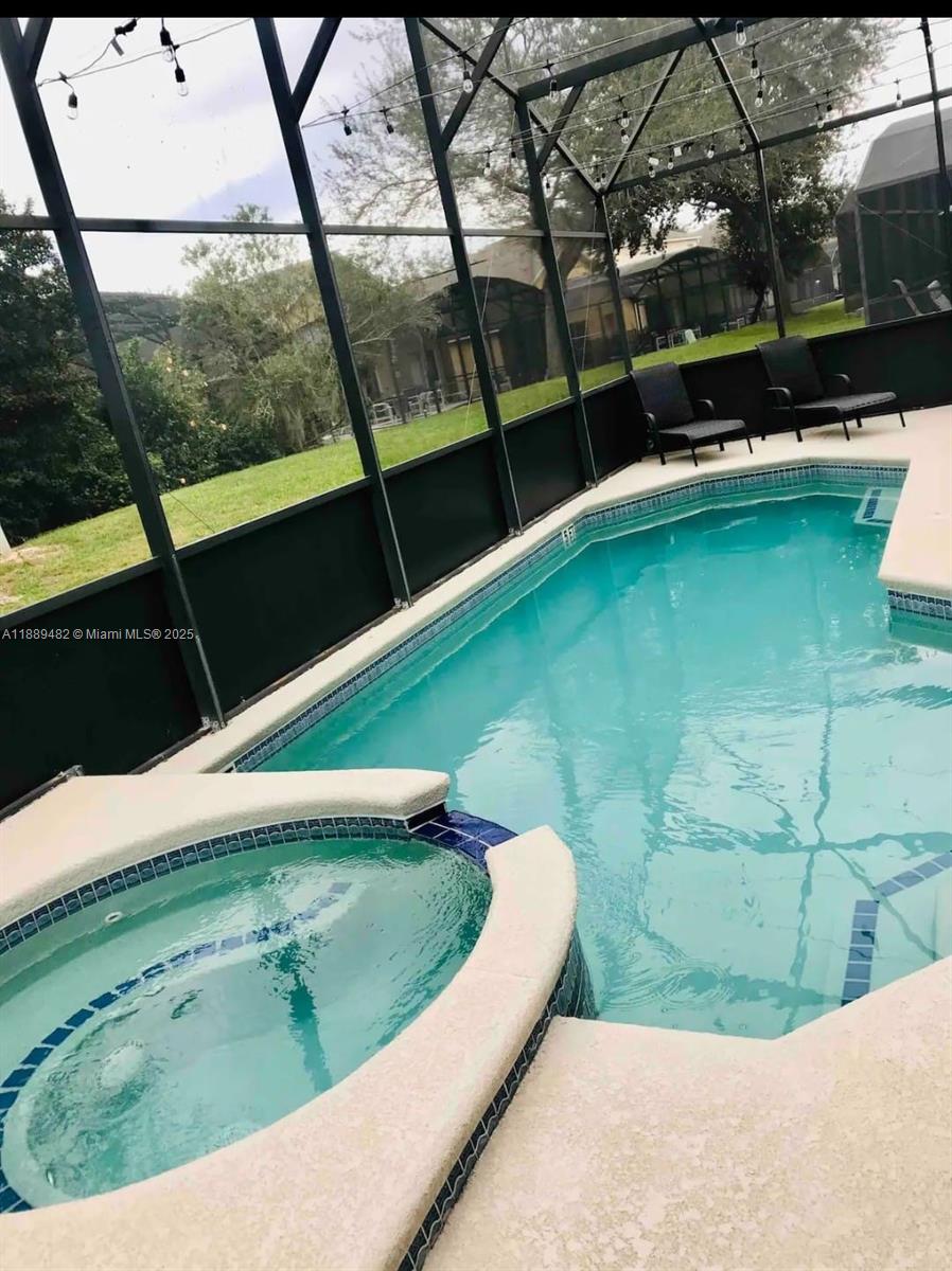 EMERALD ISLAND RESORT - Residential