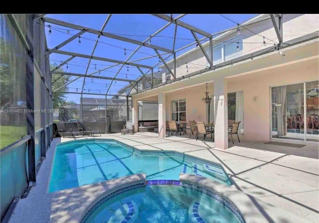 EMERALD ISLAND RESORT - Residential