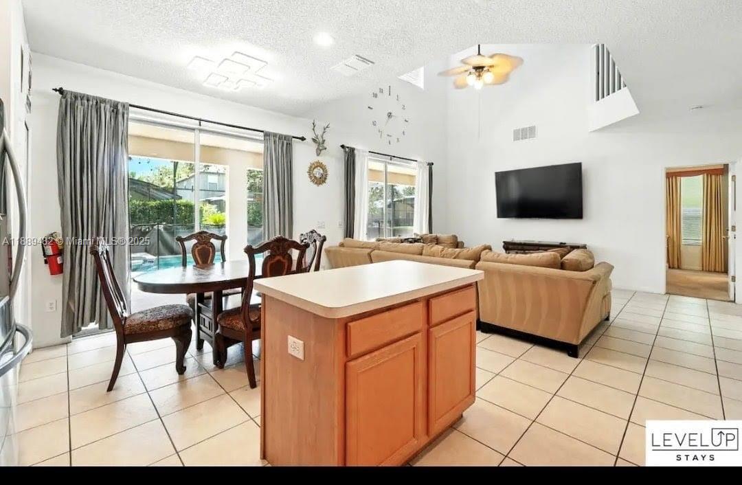 EMERALD ISLAND RESORT - Residential