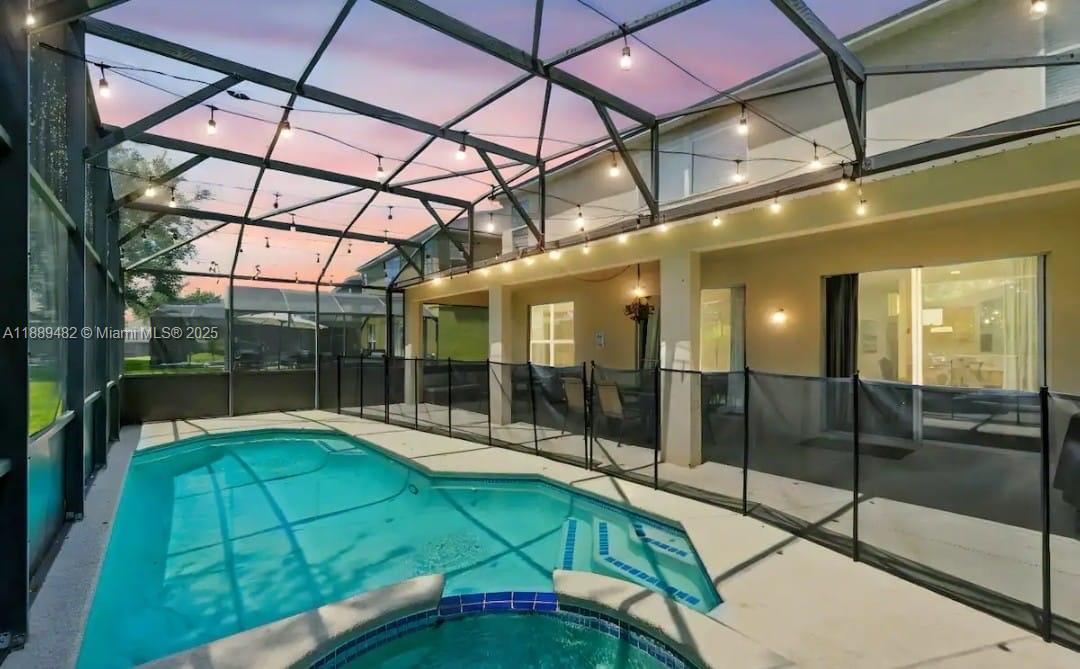 EMERALD ISLAND RESORT - Residential