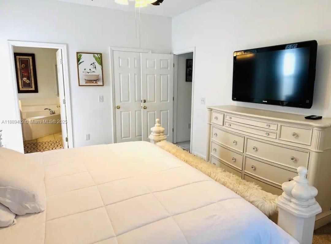 EMERALD ISLAND RESORT - Residential