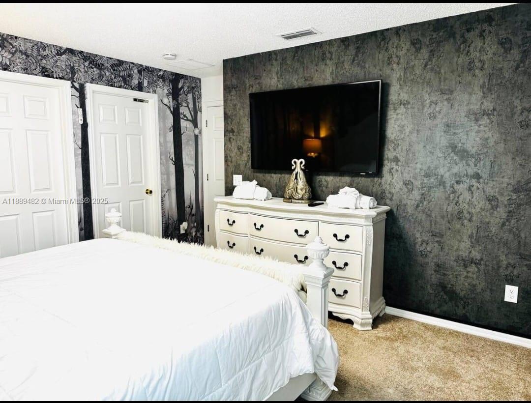 EMERALD ISLAND RESORT - Residential