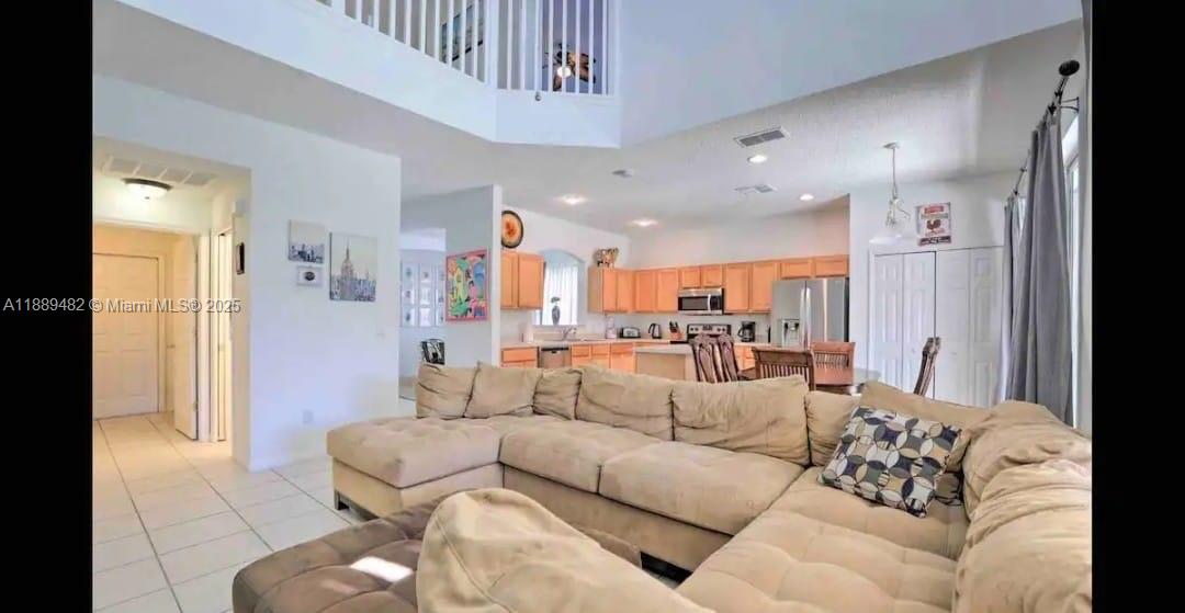 EMERALD ISLAND RESORT - Residential