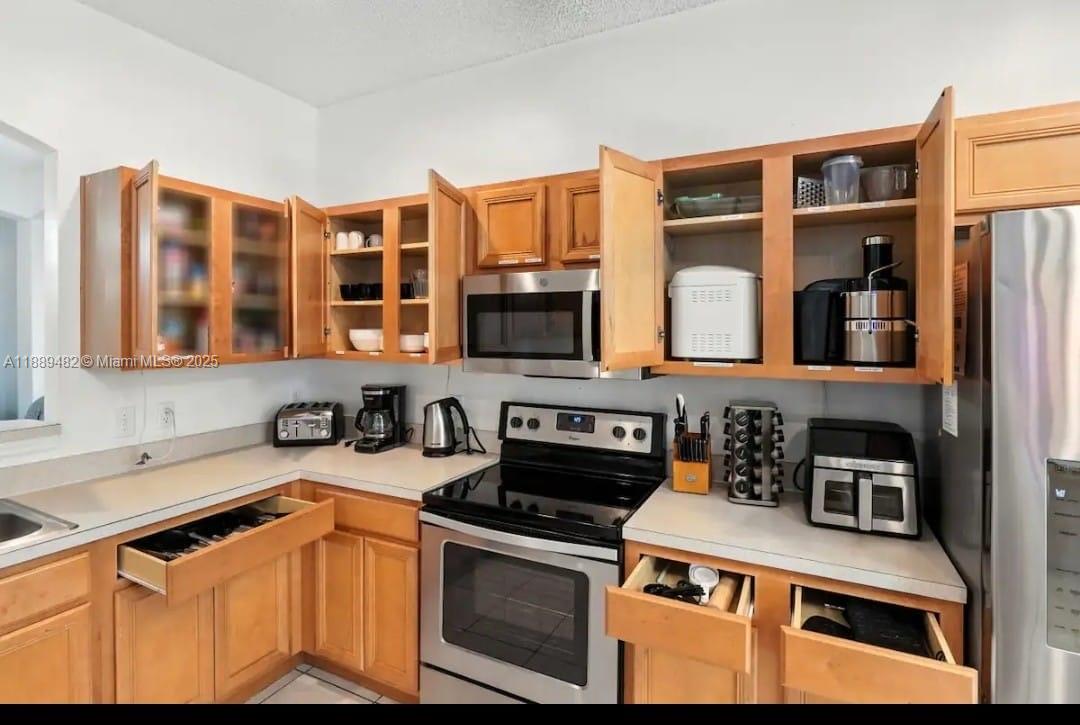 EMERALD ISLAND RESORT - Residential