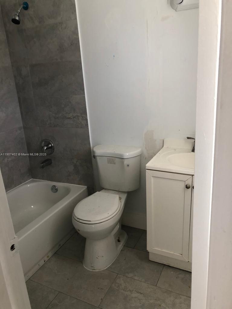 LAUDERDALE NORTH PARK SEC - Residential Lease