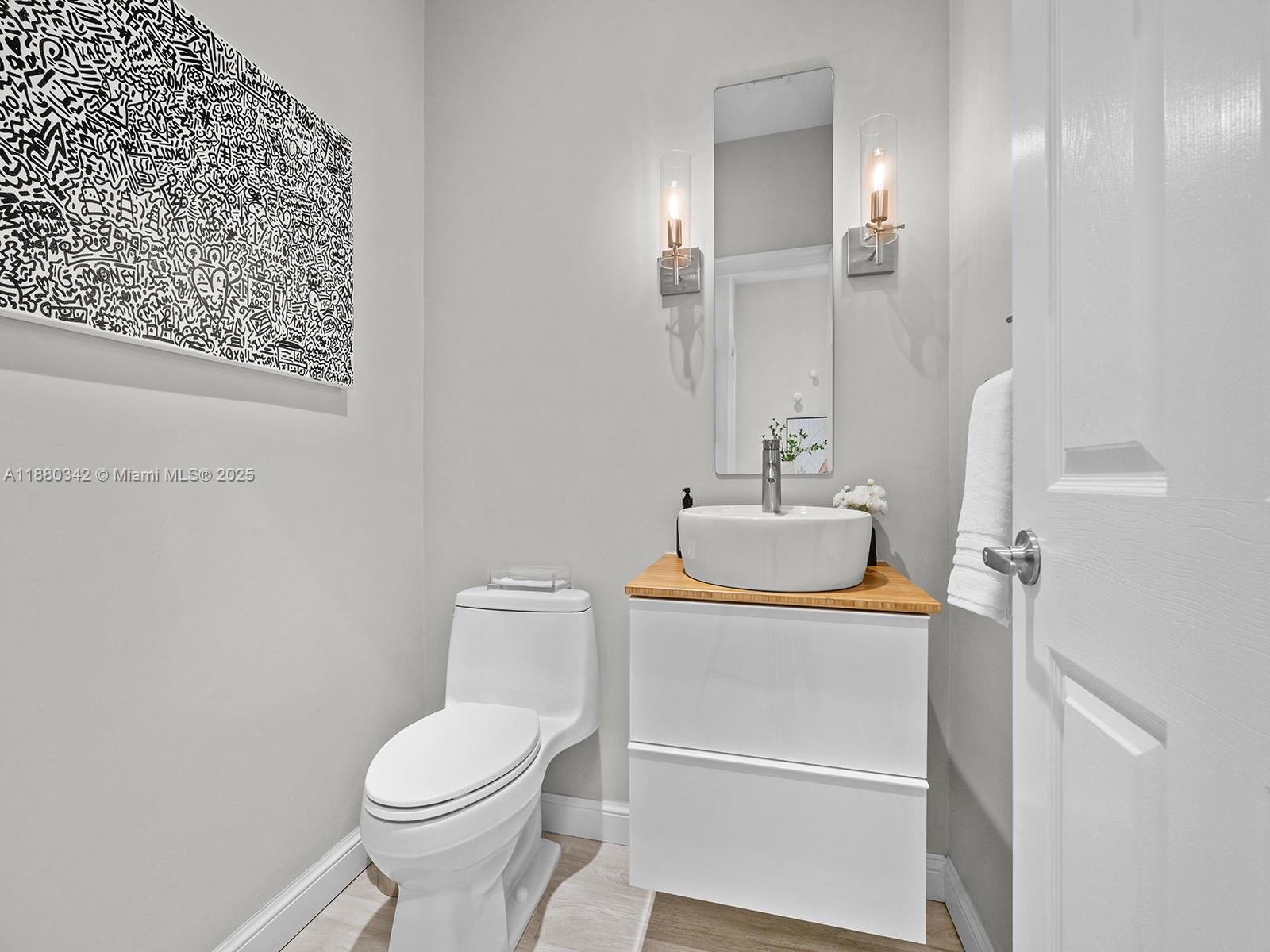 PALMS OF SUNSET - Residential