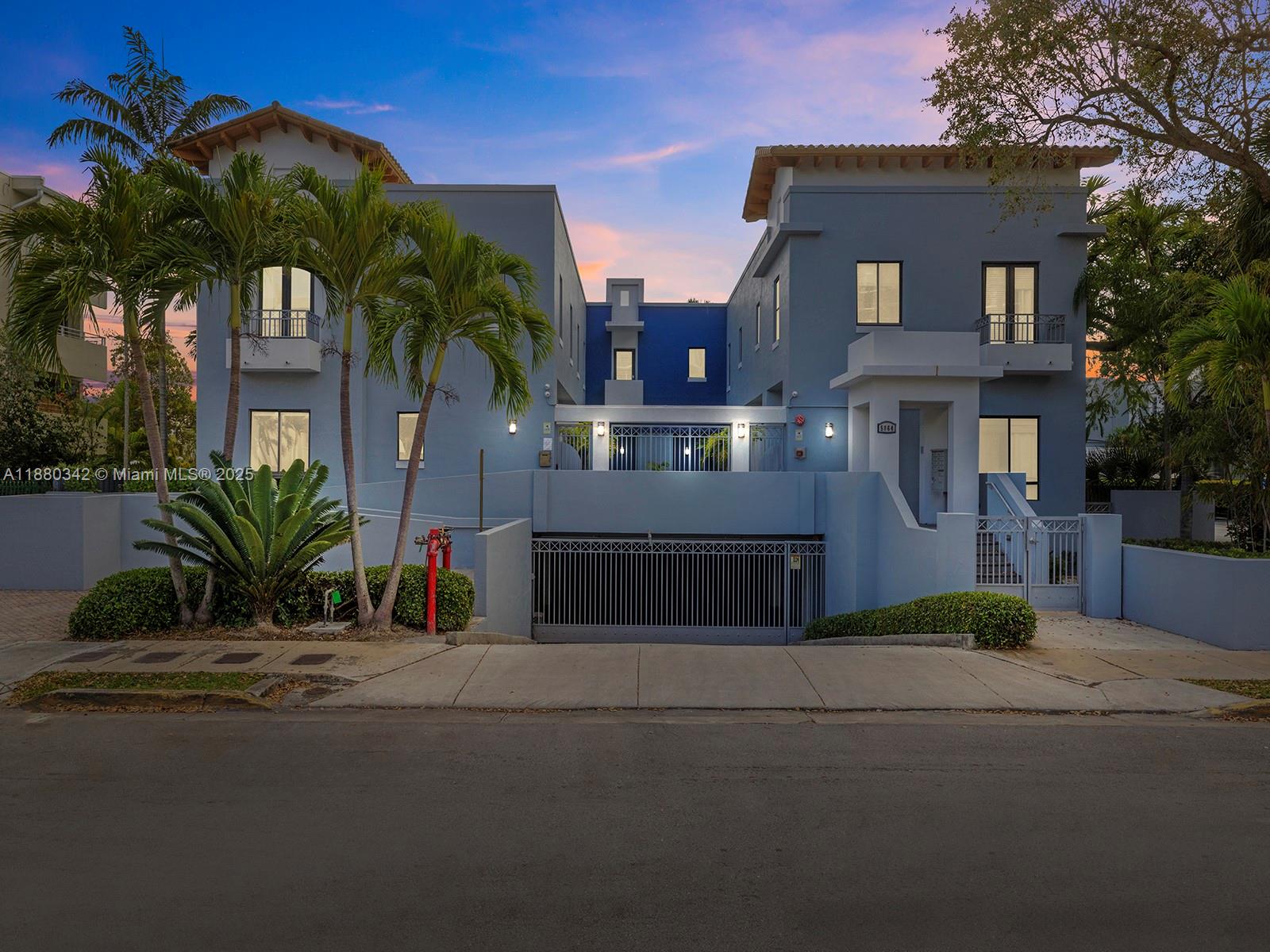 PALMS OF SUNSET - Residential