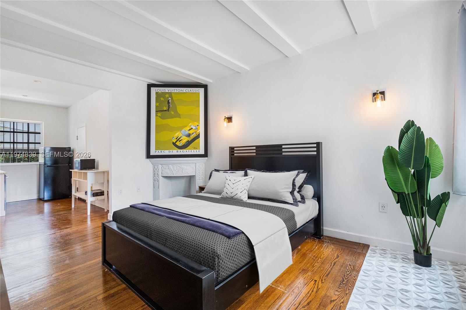 BEACHGARDENS CONDO - Residential Lease