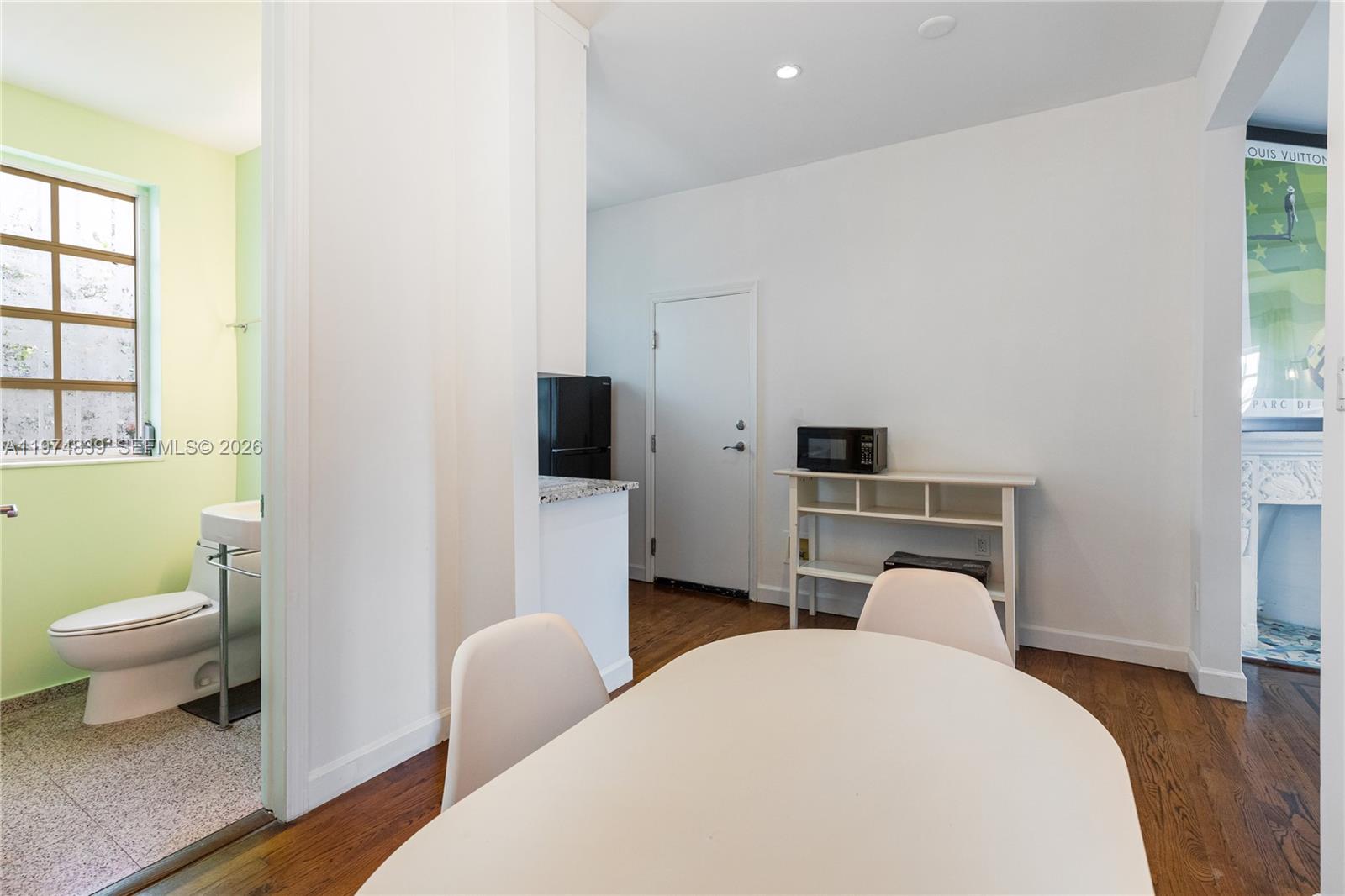 BEACHGARDENS CONDO - Residential Lease