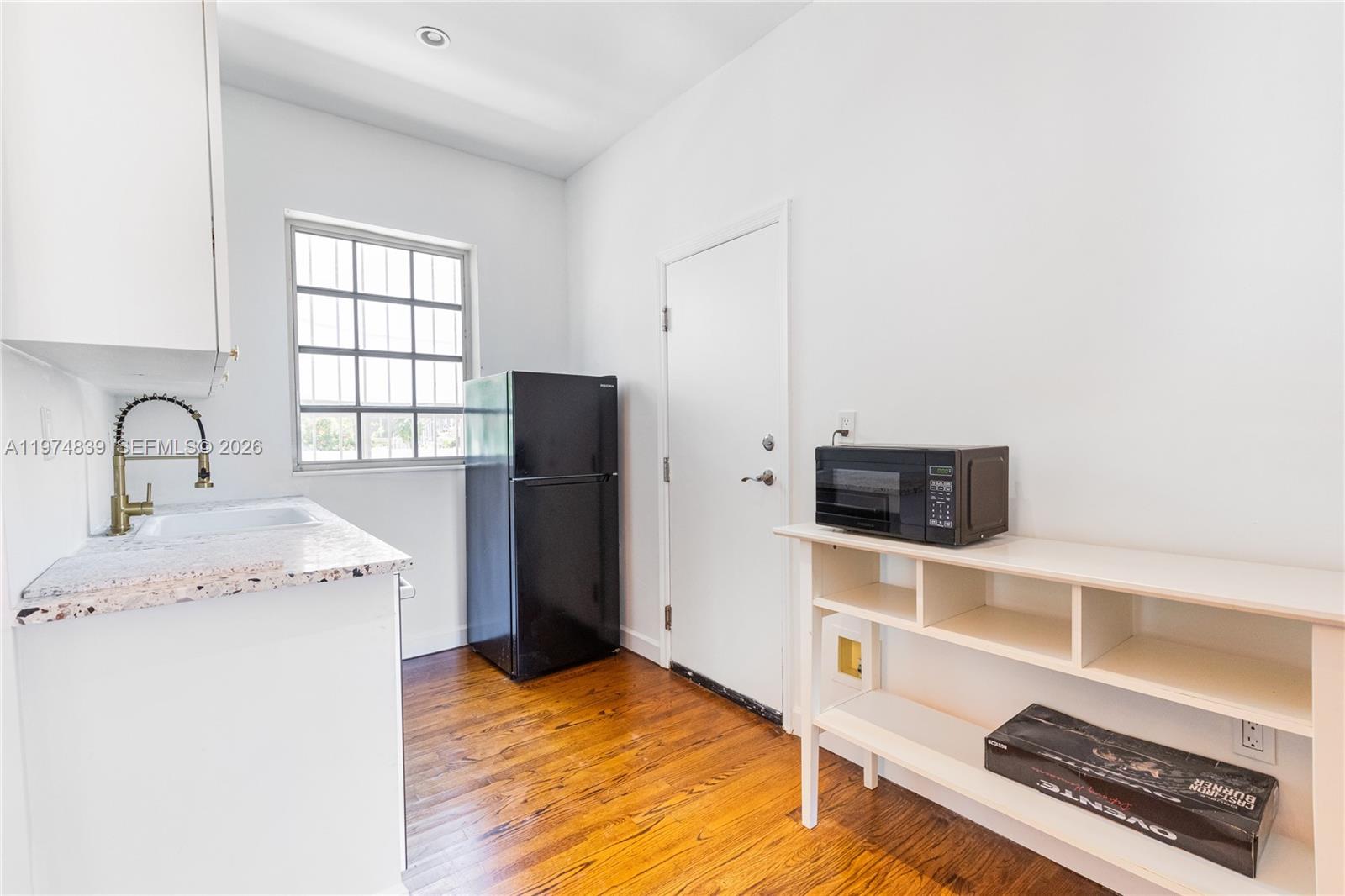 BEACHGARDENS CONDO - Residential Lease