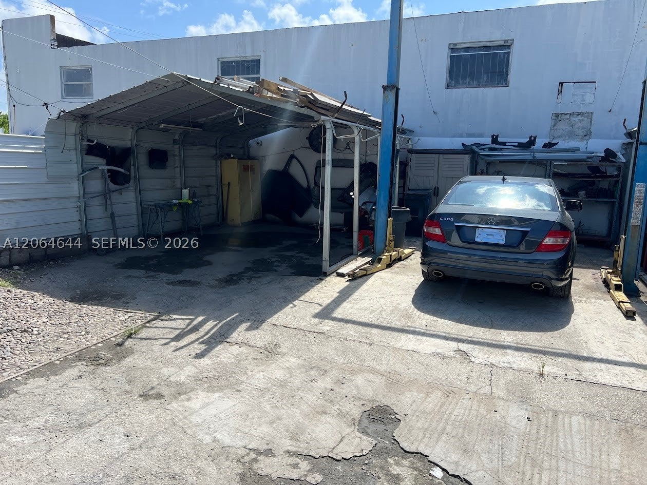 205 N Dixie Hwy