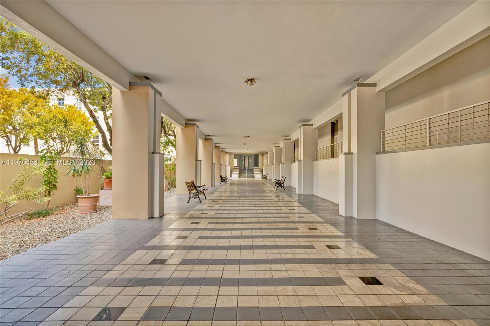 ROYAL PALMS CONDO - Residential