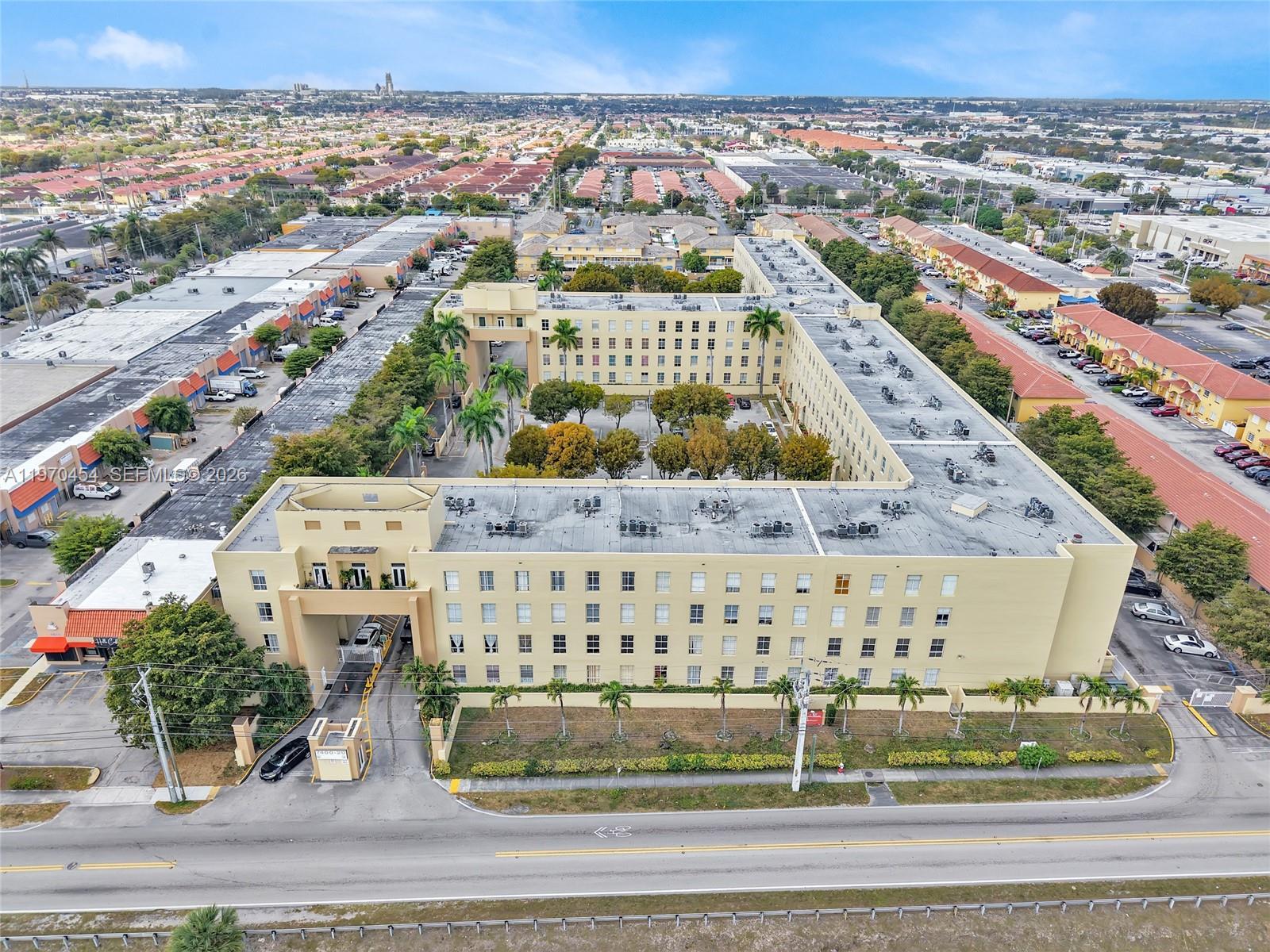 ROYAL PALMS CONDO - Residential