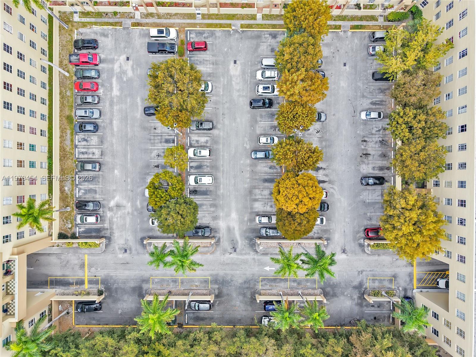 ROYAL PALMS CONDO - Residential