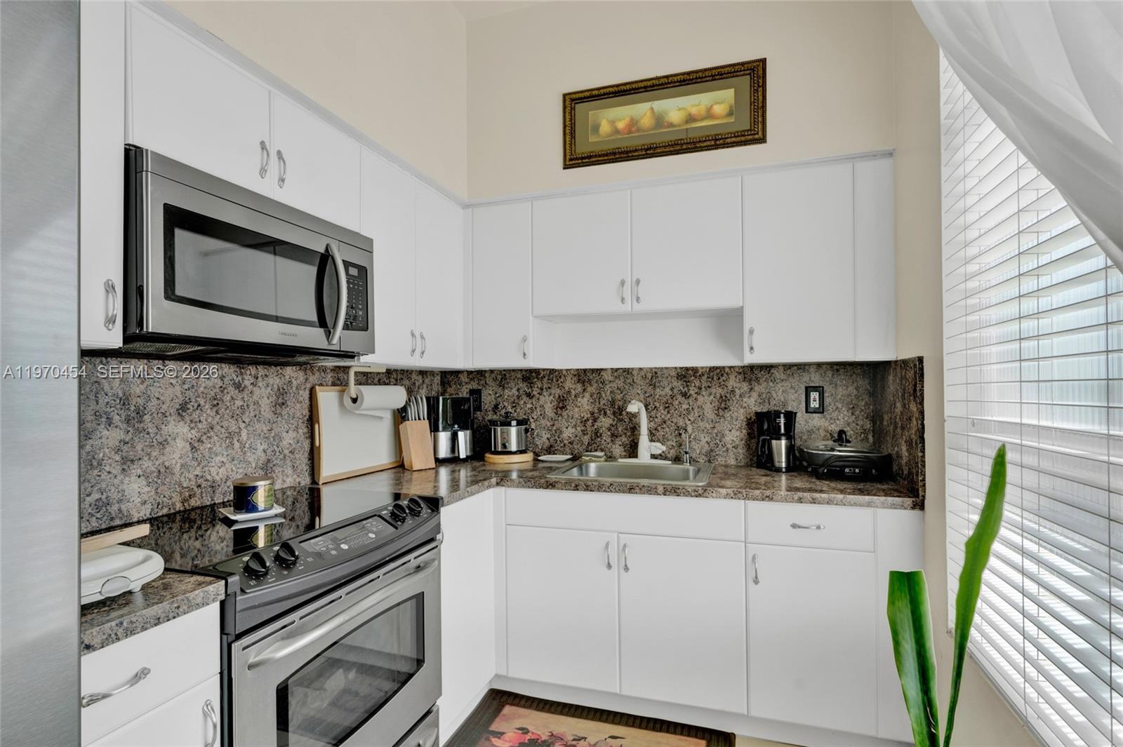 ROYAL PALMS CONDO - Residential