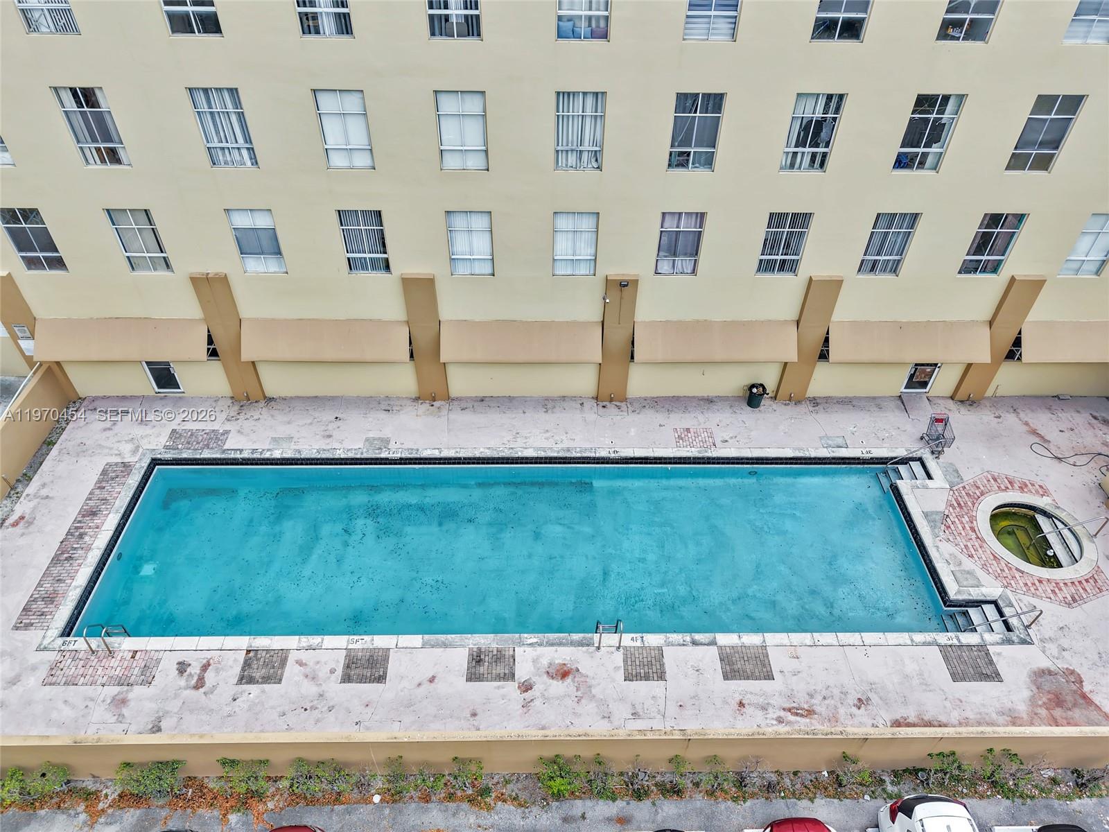 ROYAL PALMS CONDO - Residential