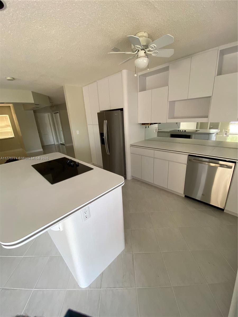 SUNSET ISLES SEC 4 - Residential