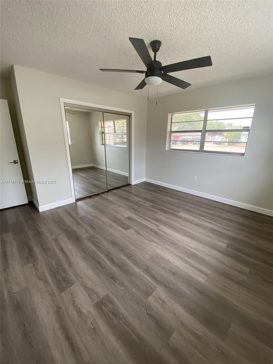 SUNSET ISLES SEC 4 - Residential