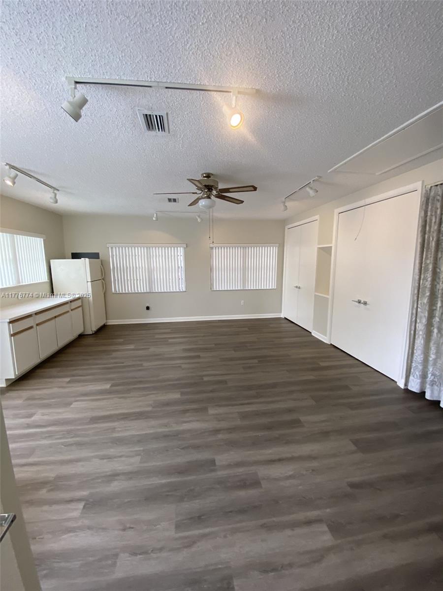 SUNSET ISLES SEC 4 - Residential