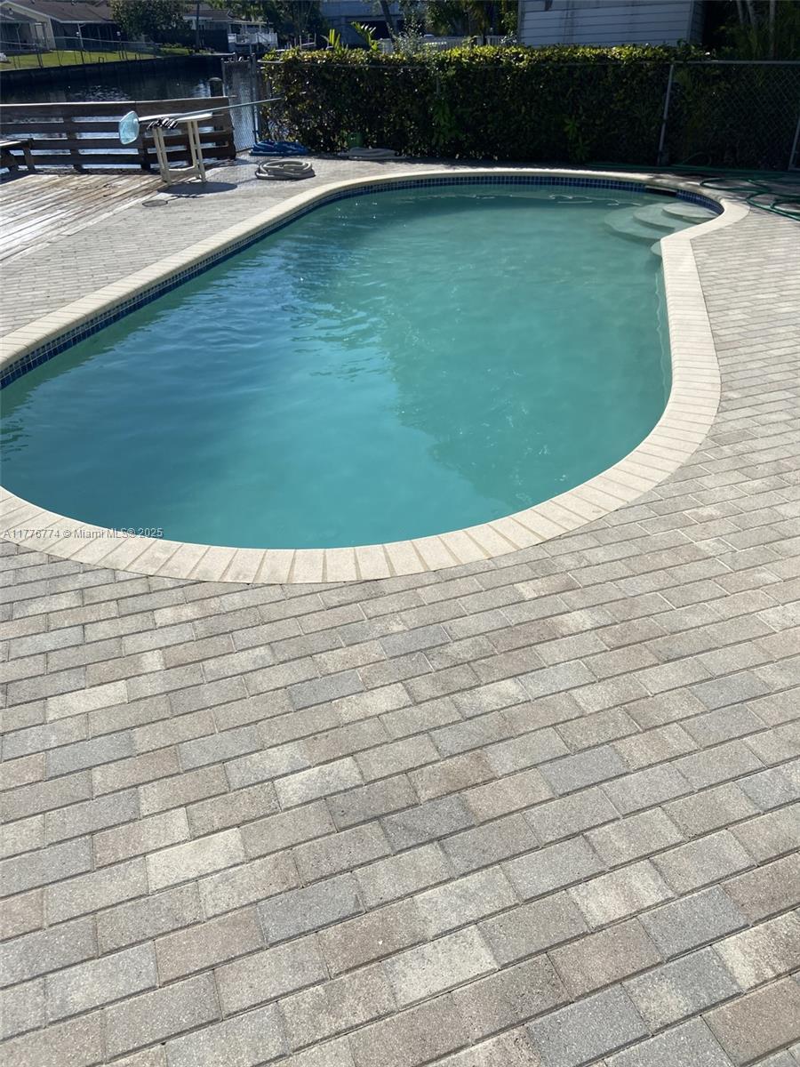 SUNSET ISLES SEC 4 - Residential