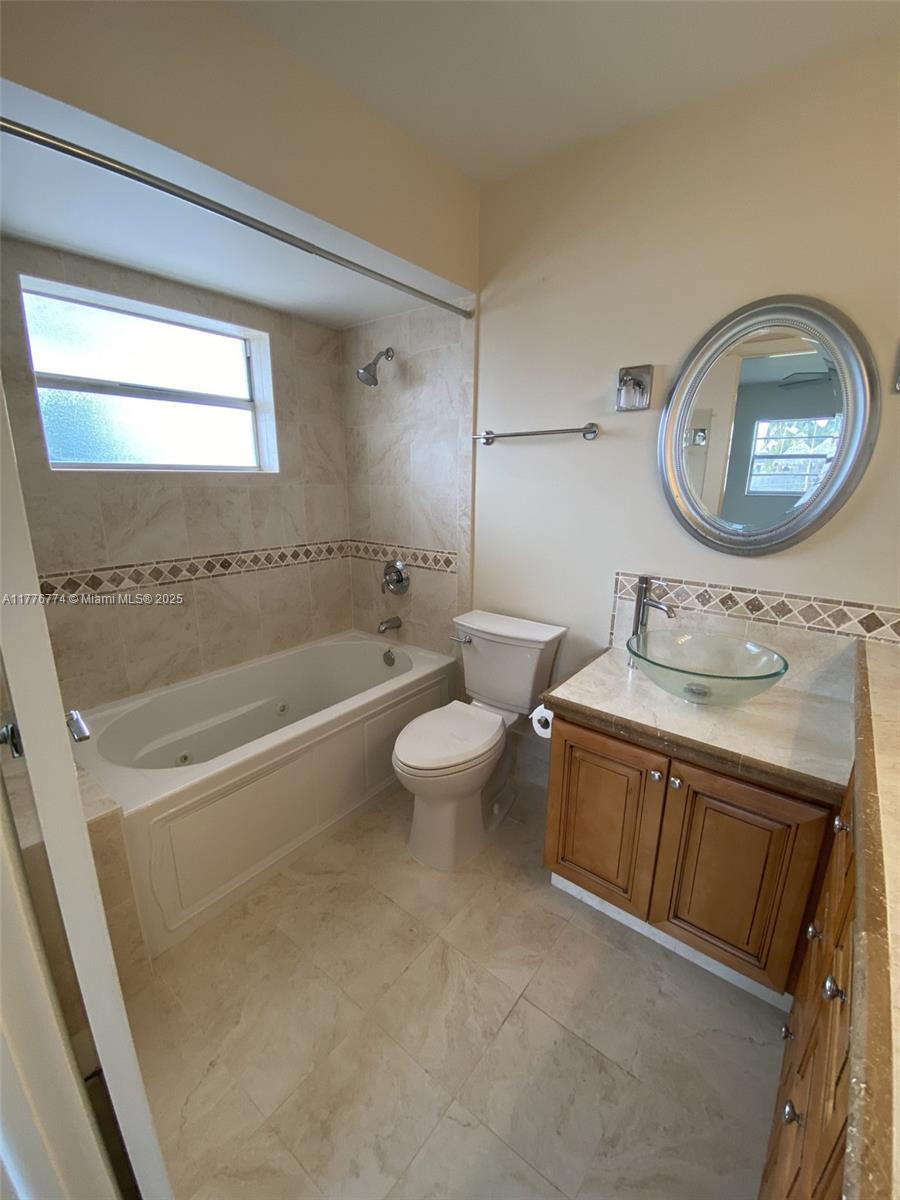 SUNSET ISLES SEC 4 - Residential