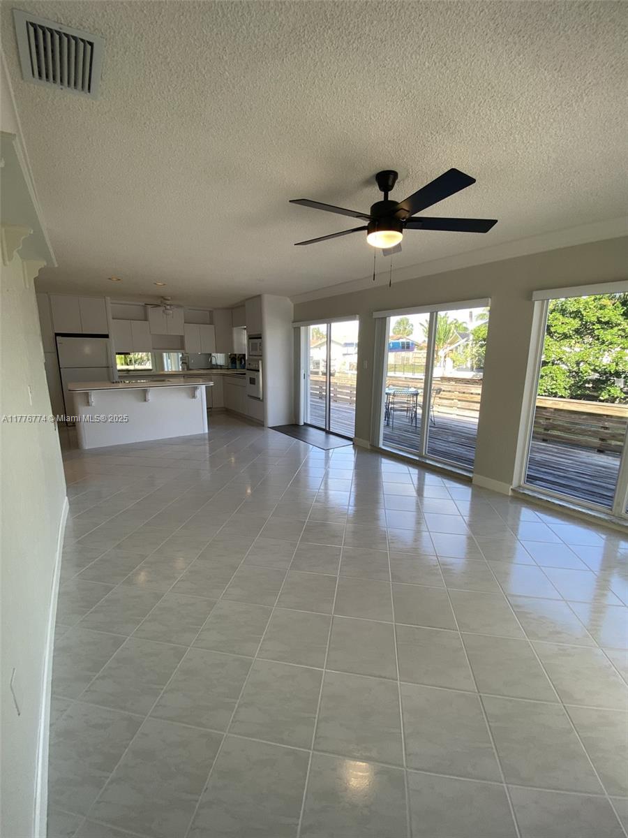 SUNSET ISLES SEC 4 - Residential