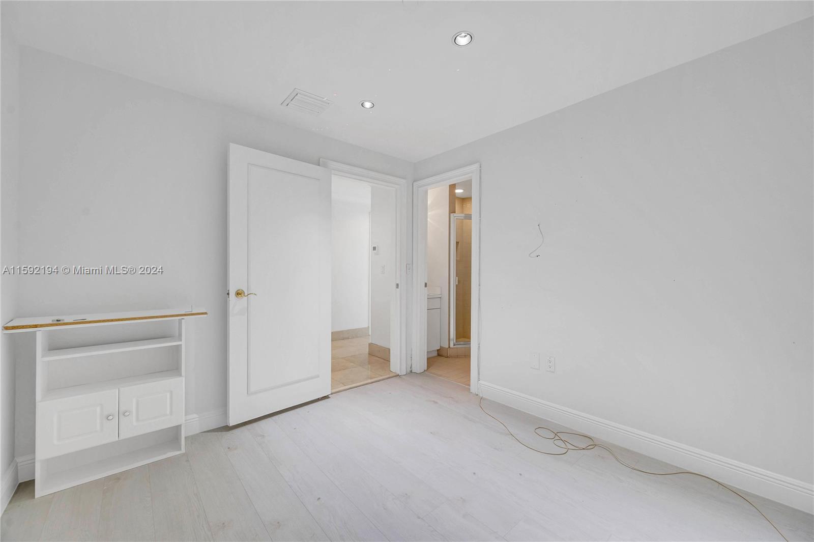 THE PALACE AT BAL HARBOUR - Residential