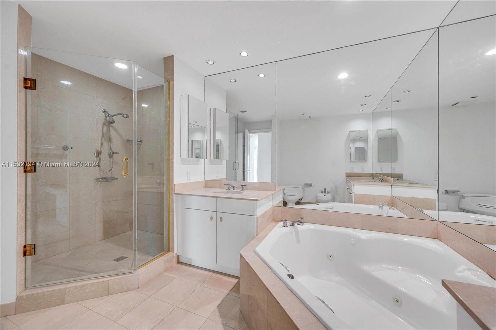 THE PALACE AT BAL HARBOUR - Residential