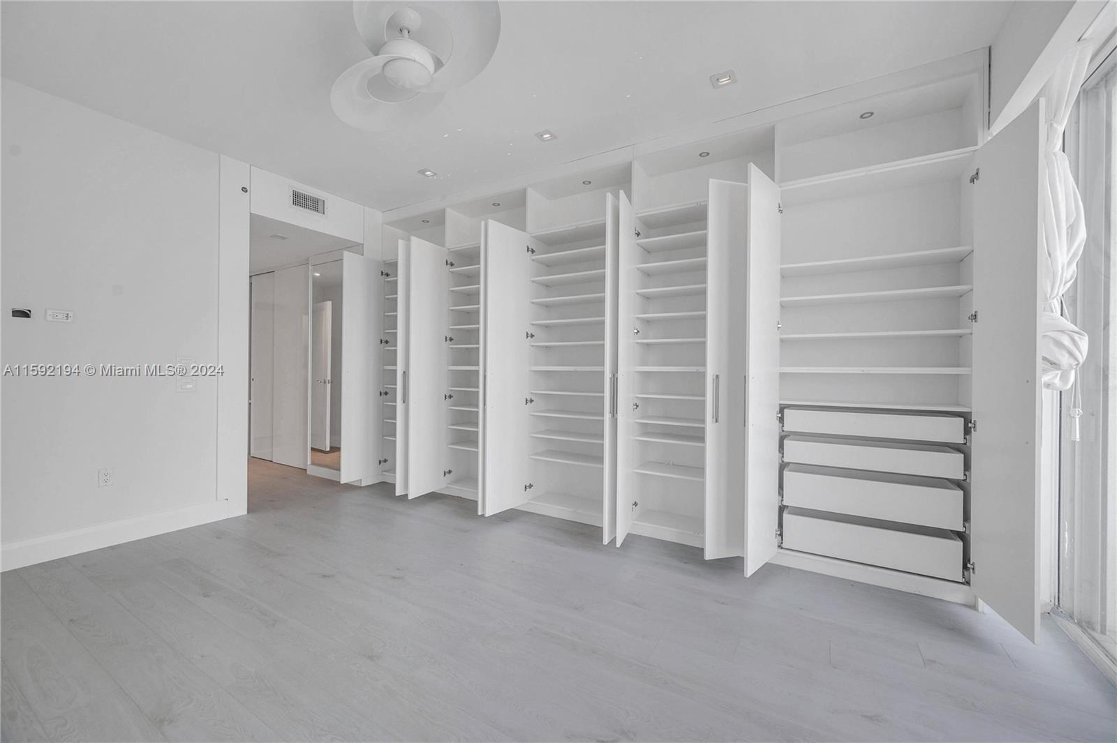 THE PALACE AT BAL HARBOUR - Residential