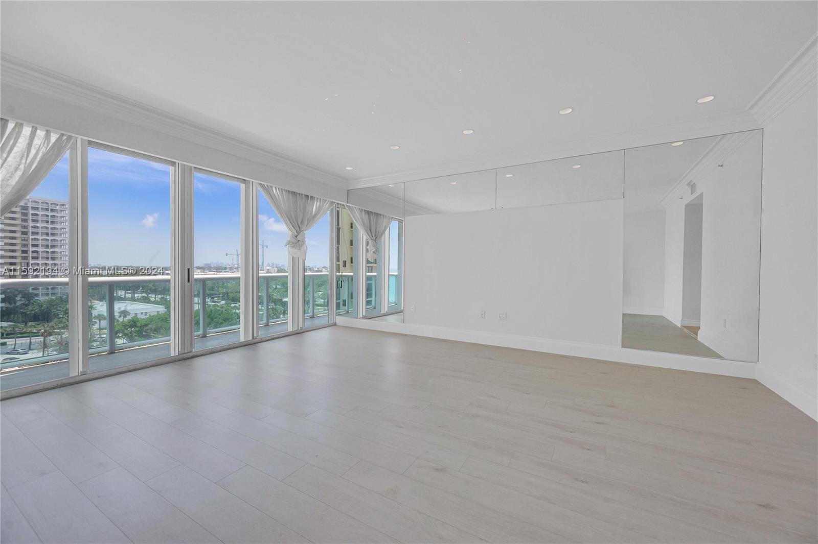 THE PALACE AT BAL HARBOUR - Residential