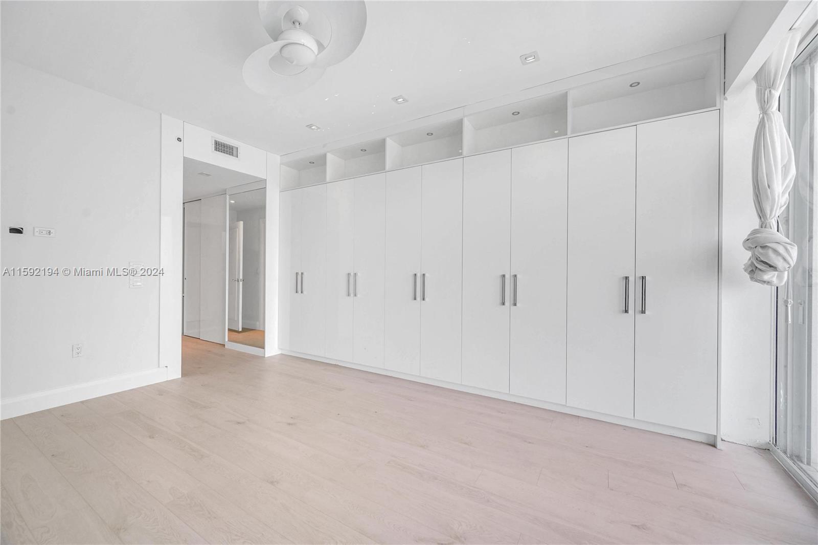 THE PALACE AT BAL HARBOUR - Residential