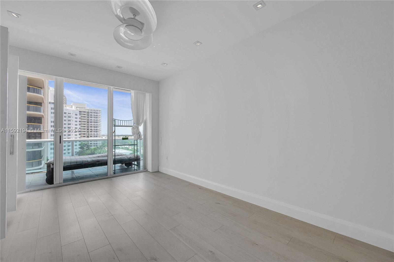 THE PALACE AT BAL HARBOUR - Residential