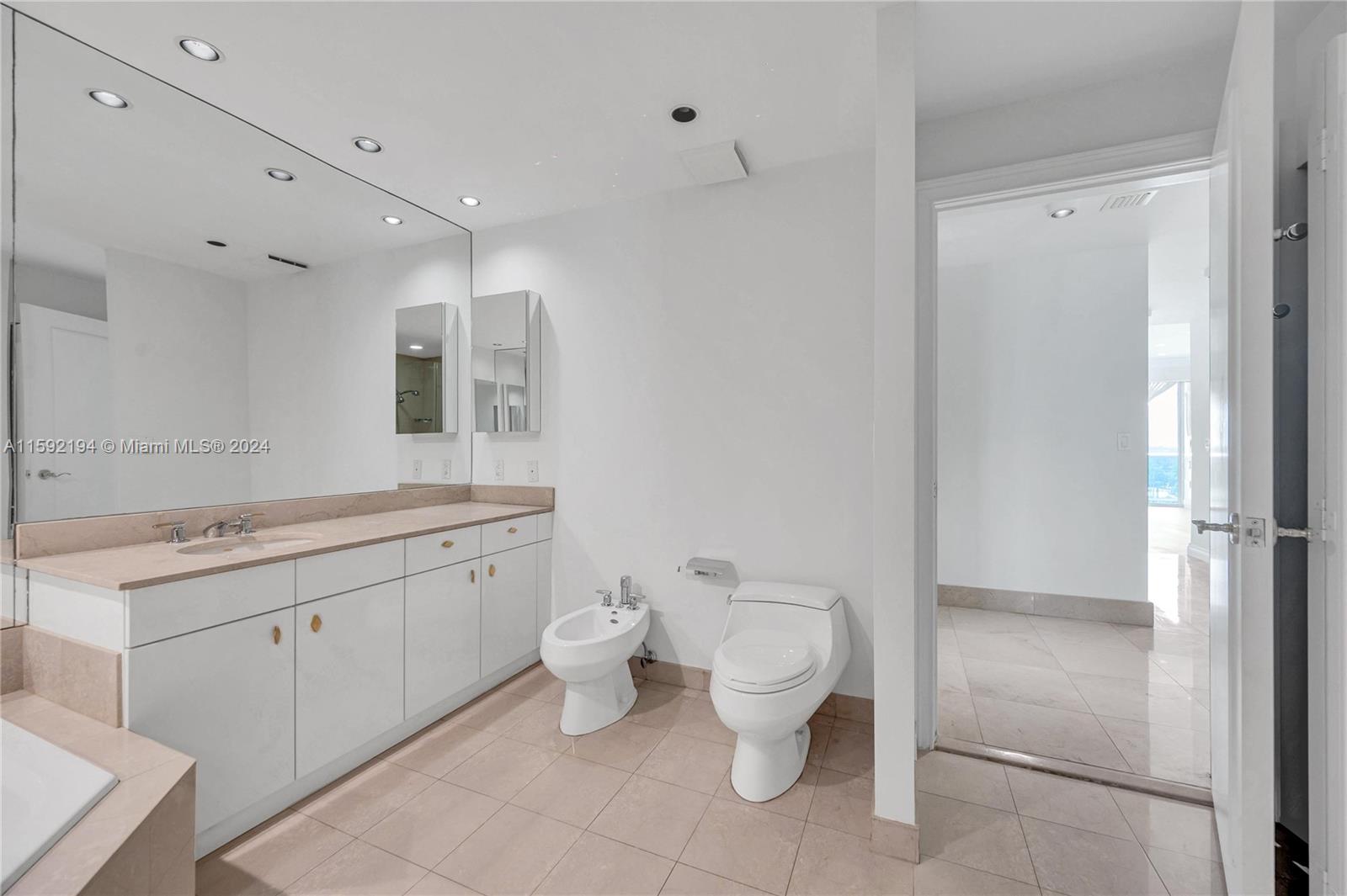 THE PALACE AT BAL HARBOUR - Residential