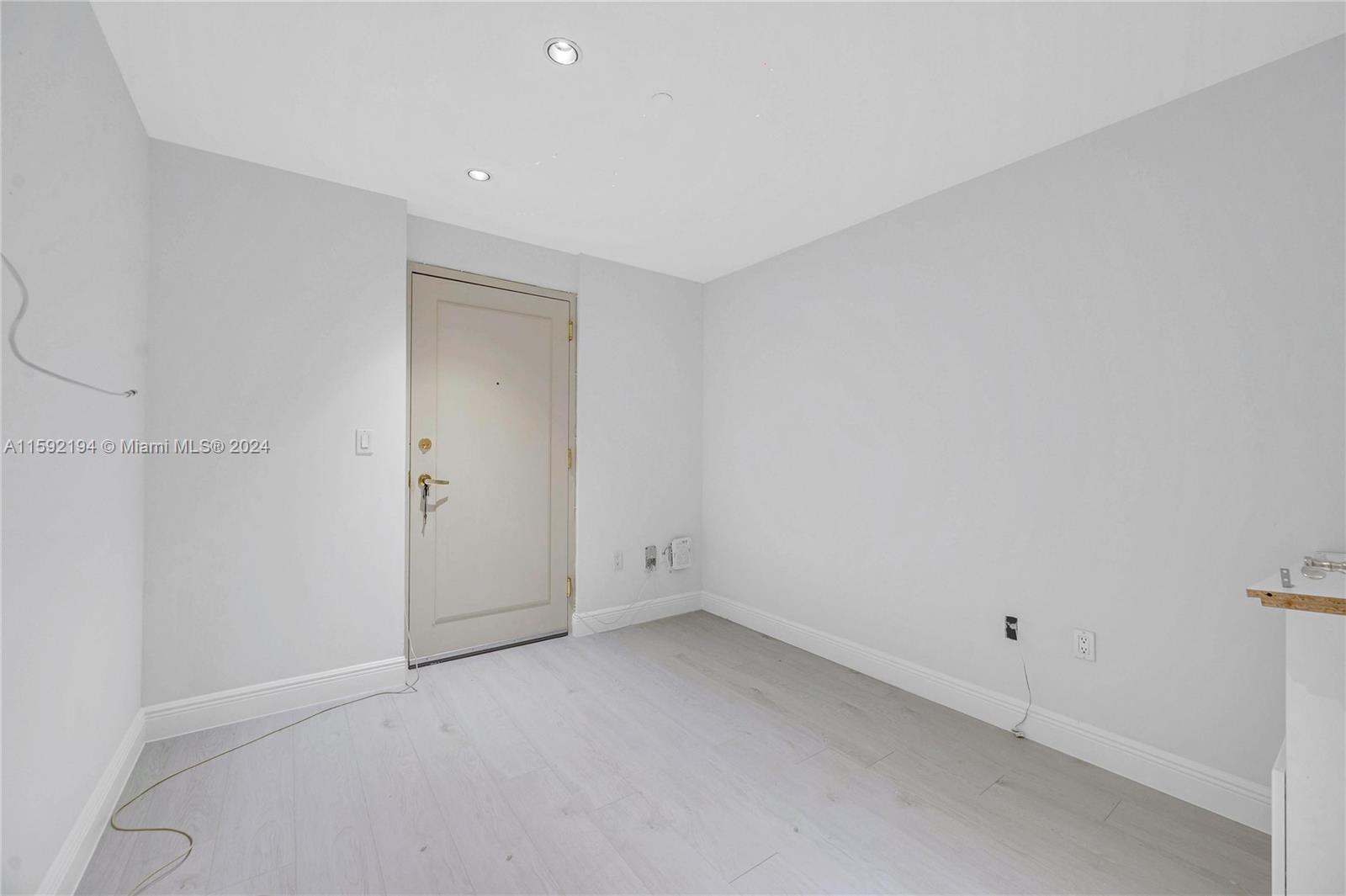 THE PALACE AT BAL HARBOUR - Residential