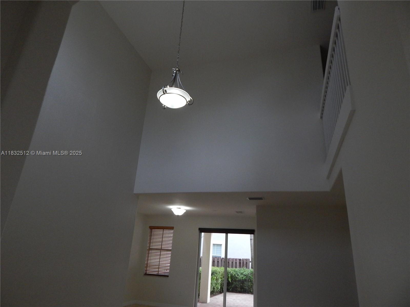 320 SW 87th Ct