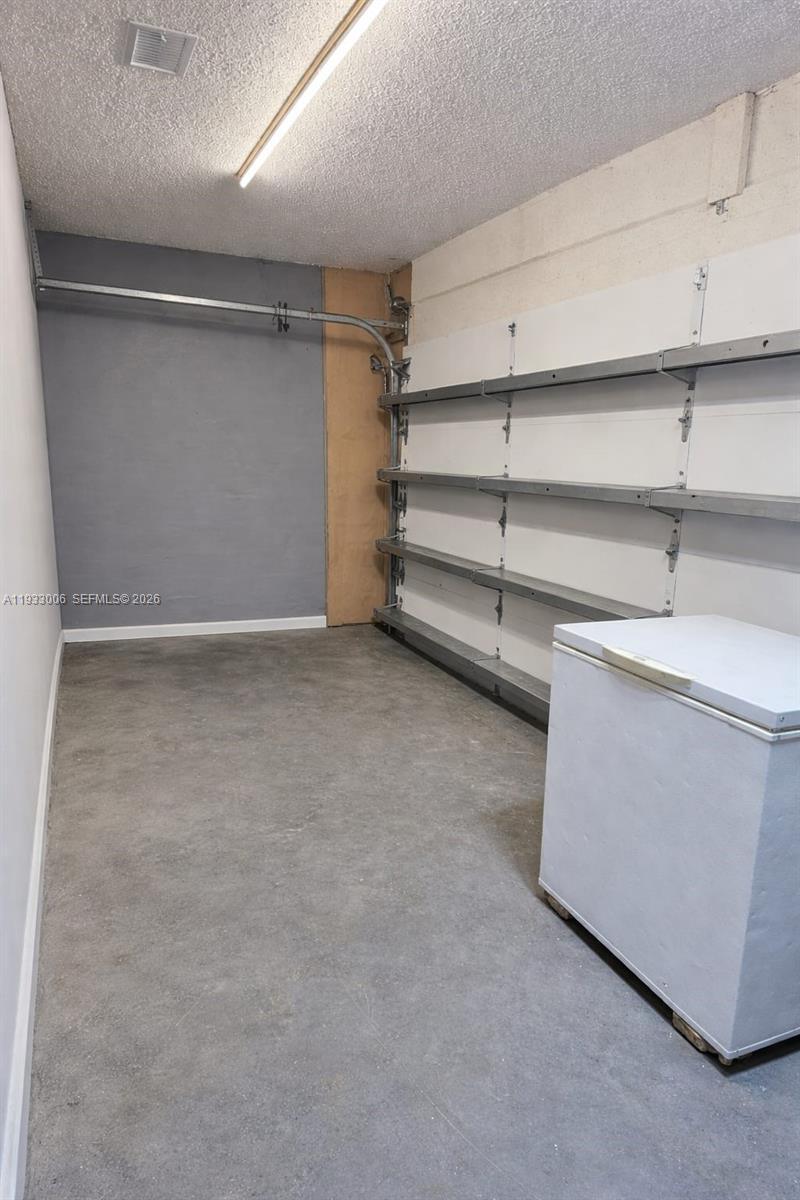 CALUSA CLUB ESTATES 3RD A - Residential