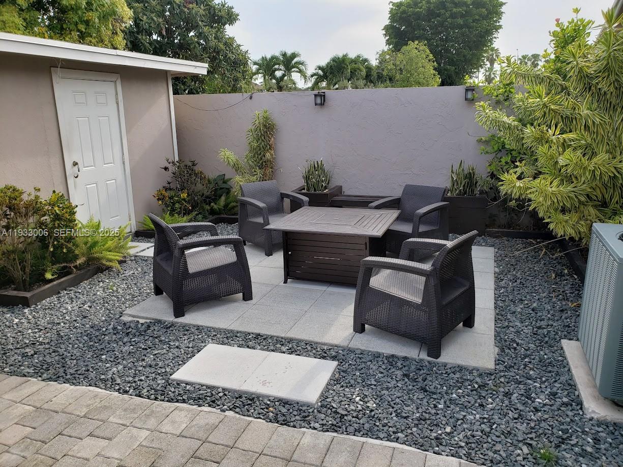 CALUSA CLUB ESTATES 3RD A - Residential