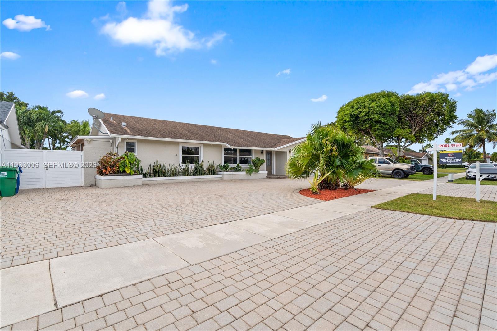 CALUSA CLUB ESTATES 3RD A - Residential