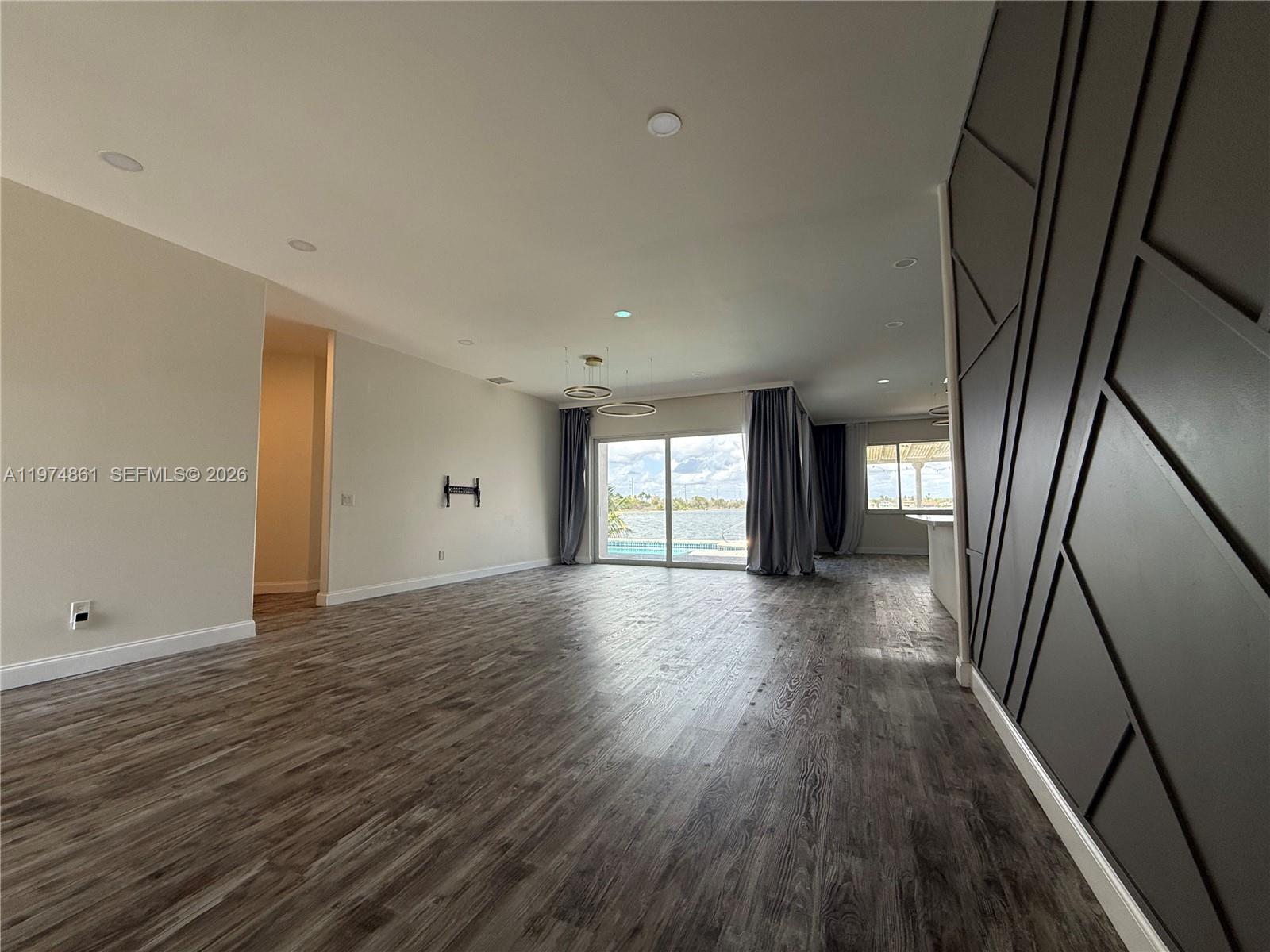 SILVER LAKES AT PEMBROKE - Residential Lease