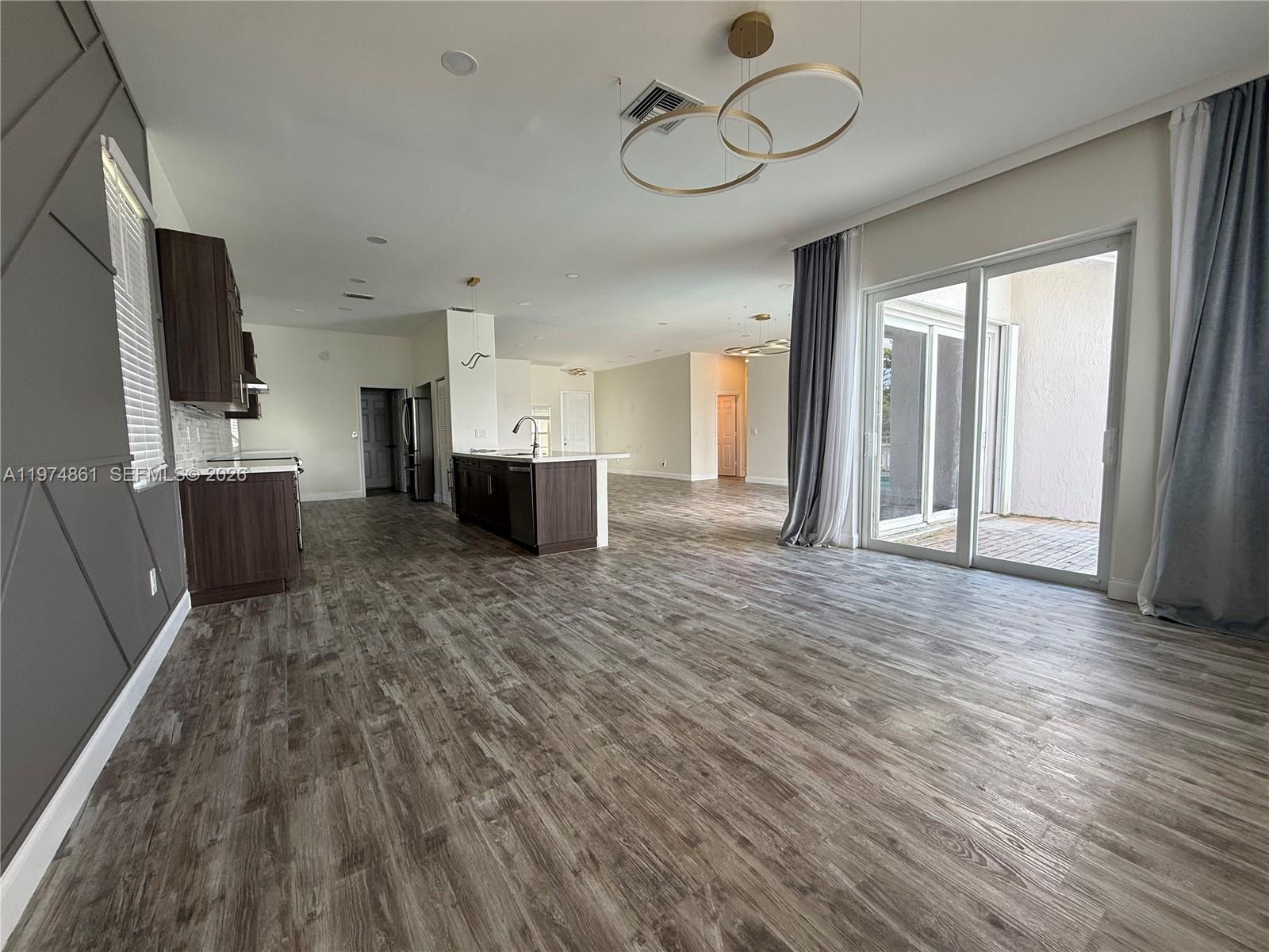 SILVER LAKES AT PEMBROKE - Residential Lease