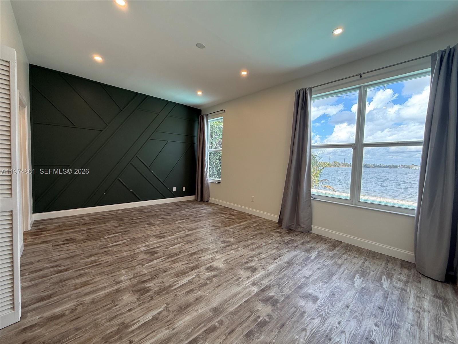 SILVER LAKES AT PEMBROKE - Residential Lease