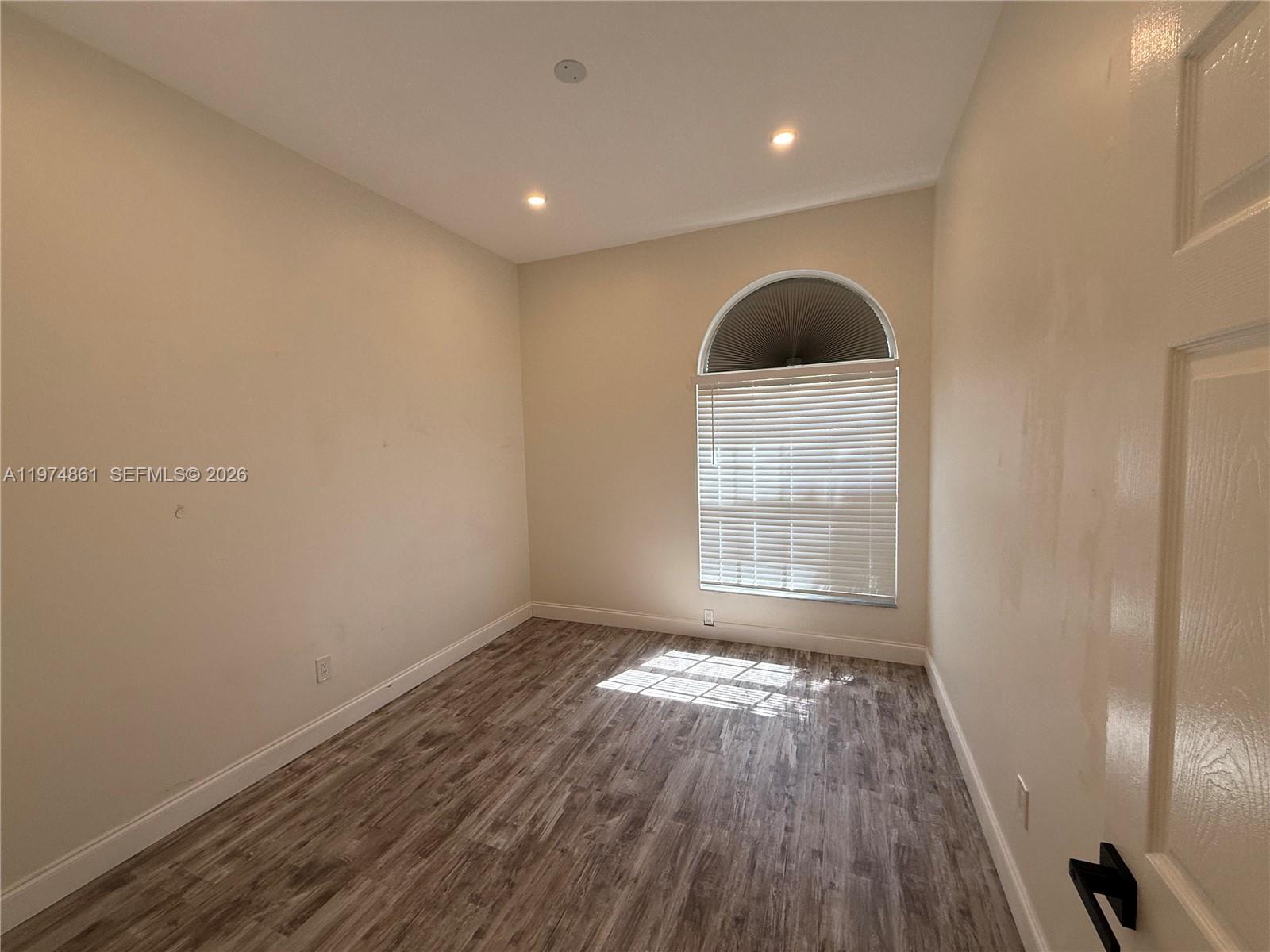 SILVER LAKES AT PEMBROKE - Residential Lease