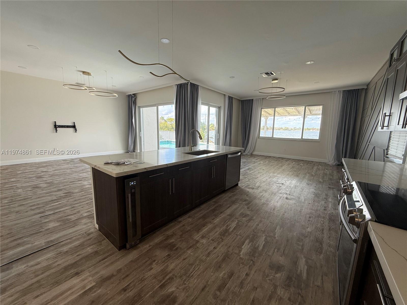 SILVER LAKES AT PEMBROKE - Residential Lease