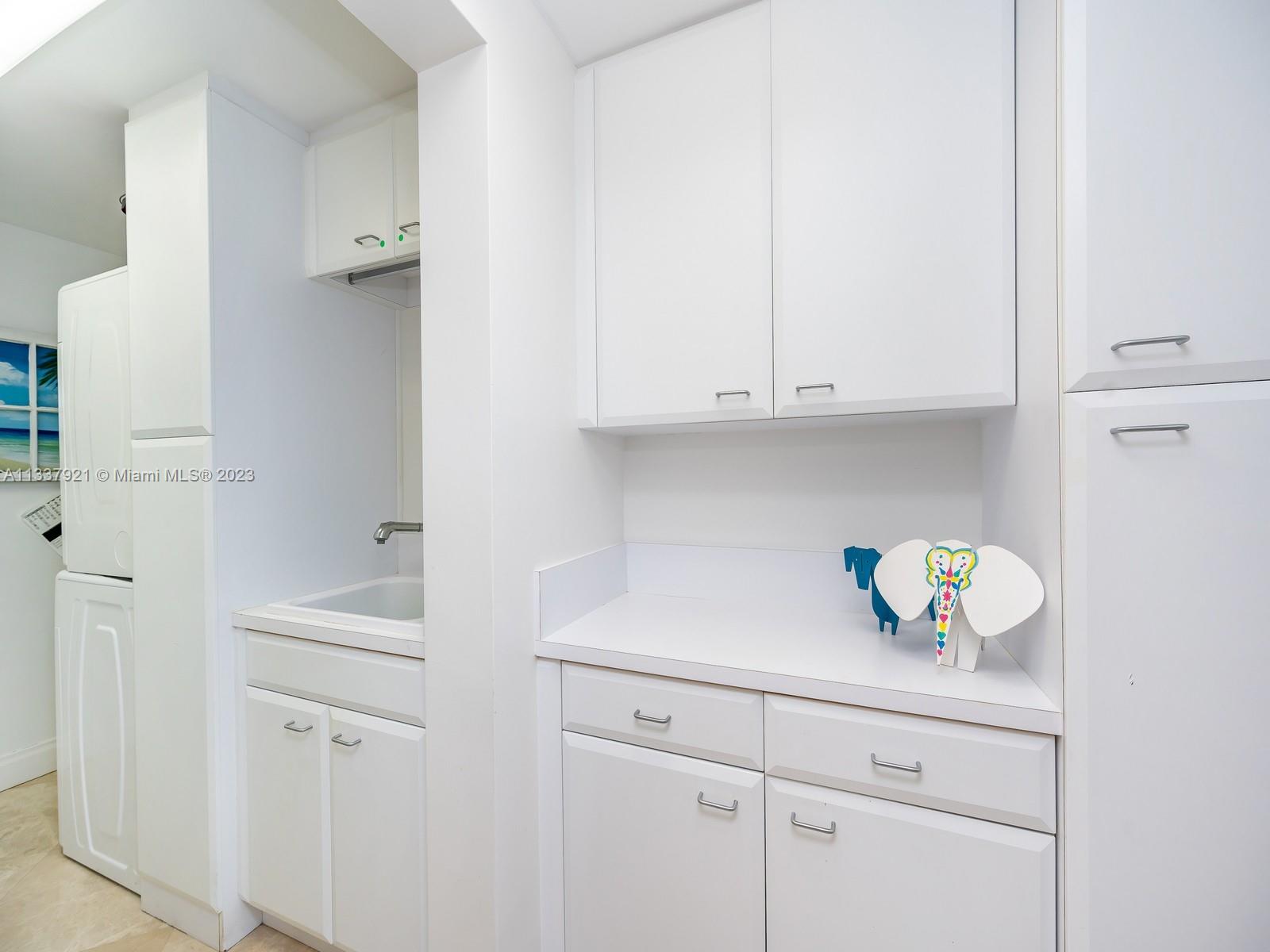 CLUB TOWER ONE CONDO - Residential