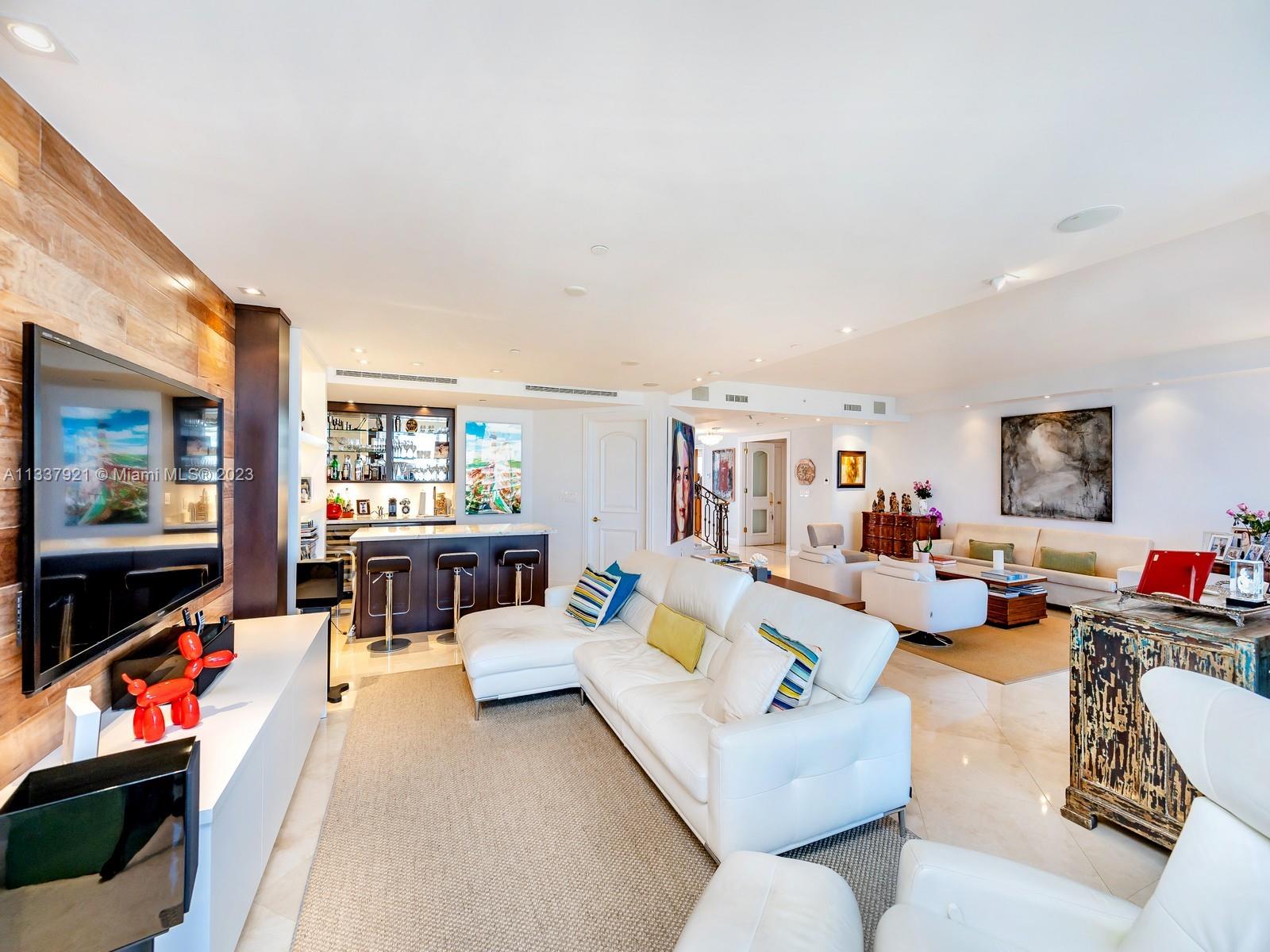 CLUB TOWER ONE CONDO - Residential